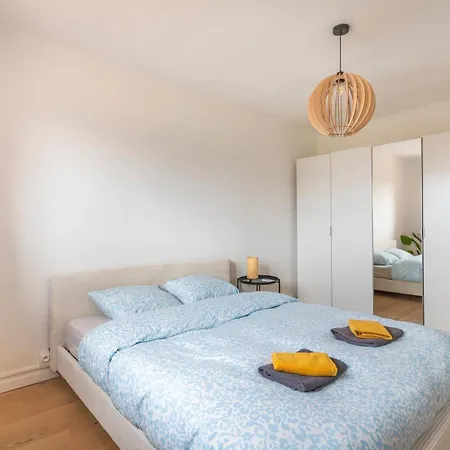 T3 Renove Avec Terrasse Et Vue *